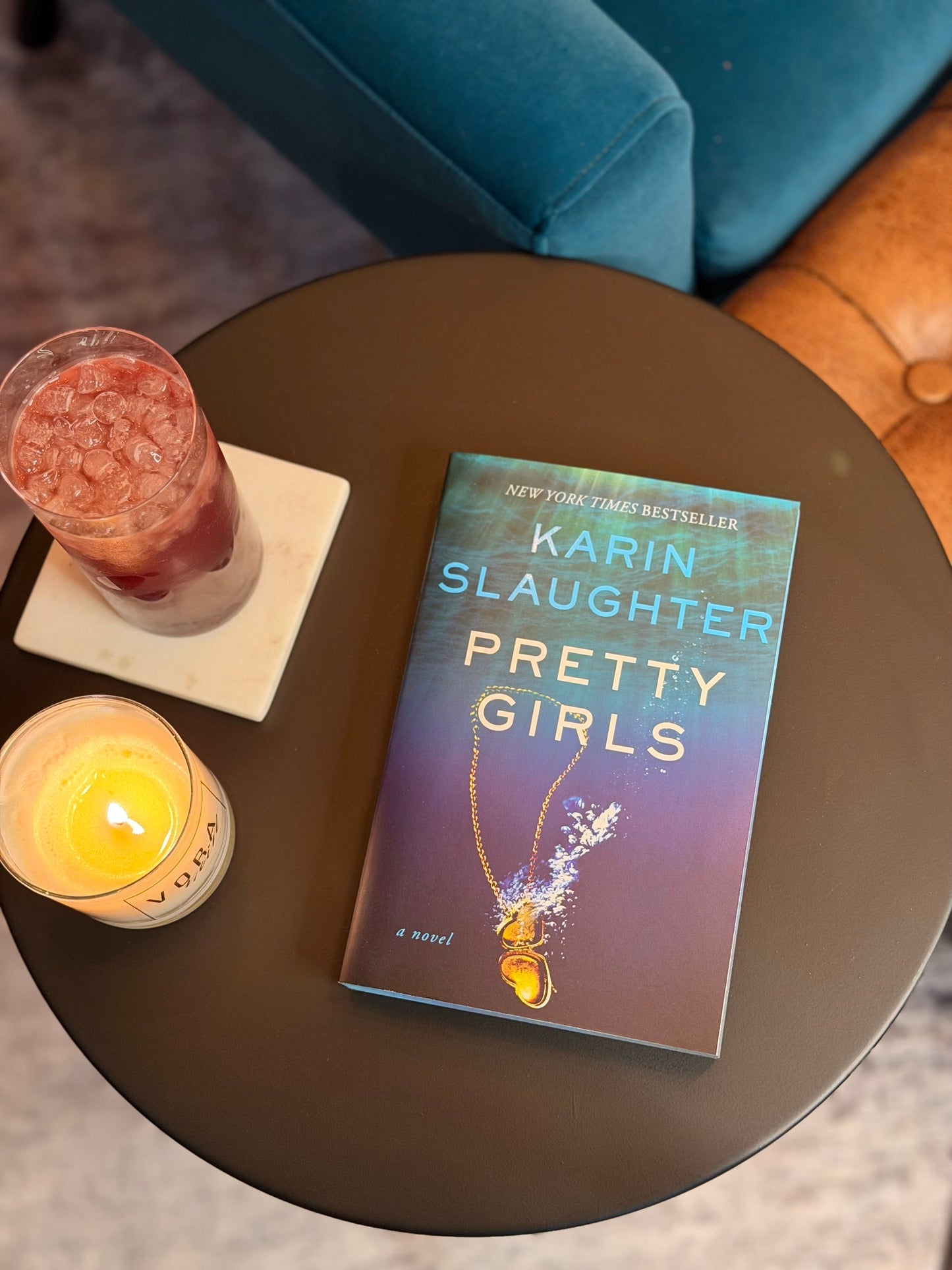 Pretty Girls — softcover deluxe edition